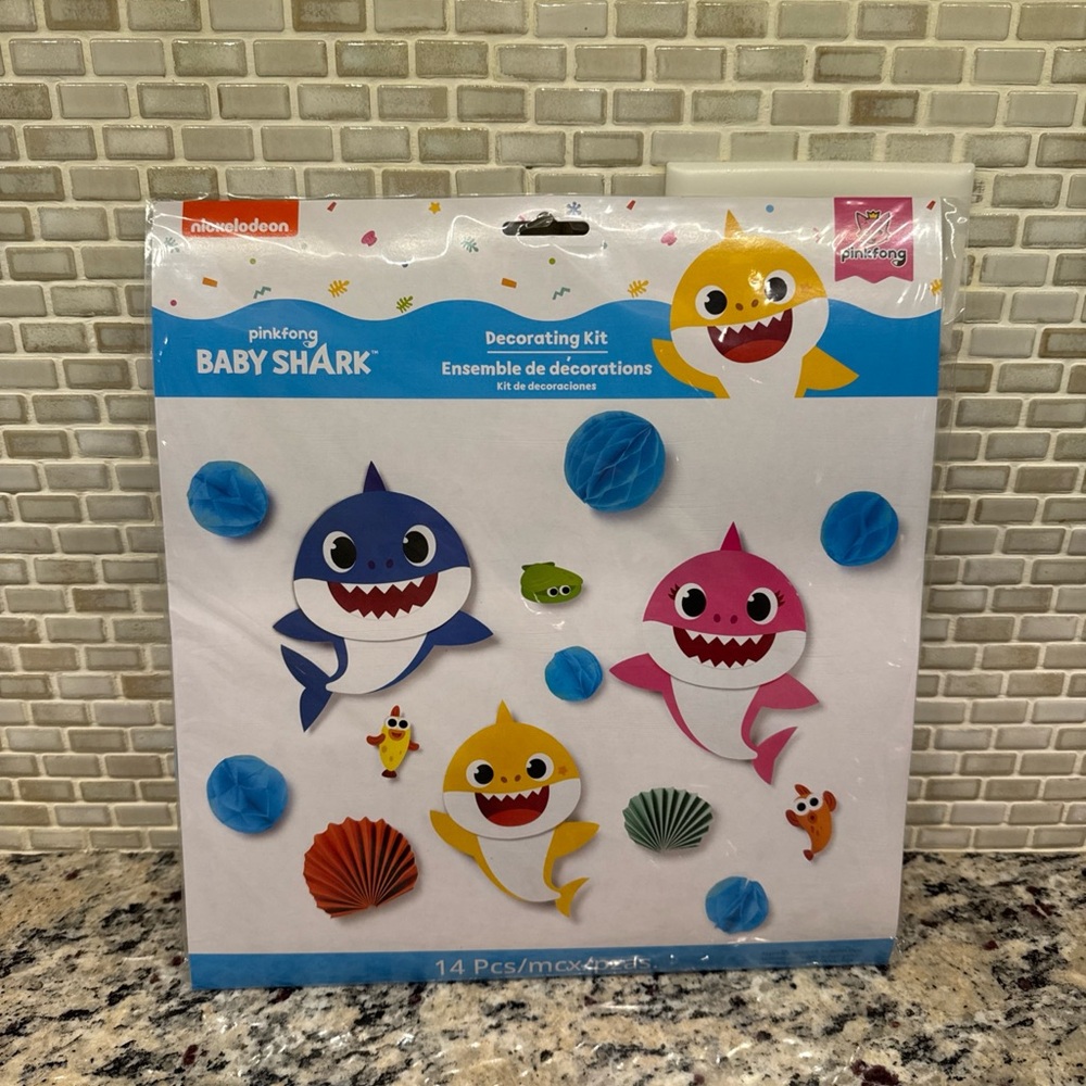 Nickelodeon Baby Shark Decorating Kit 14 pcs